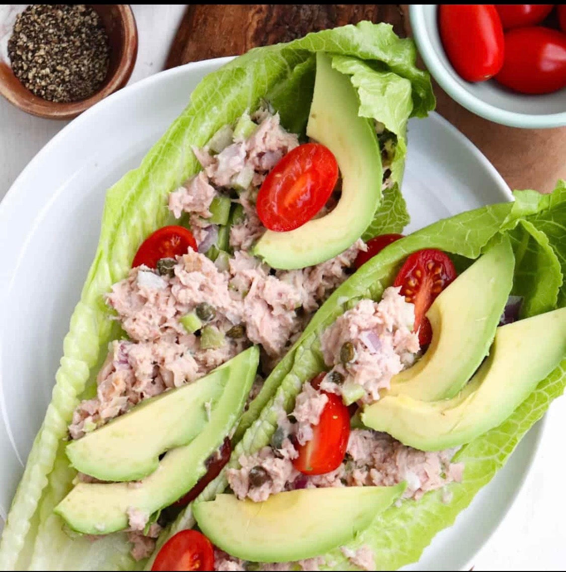 🥑 Creamy Tuna Avocado Lettuce Wraps